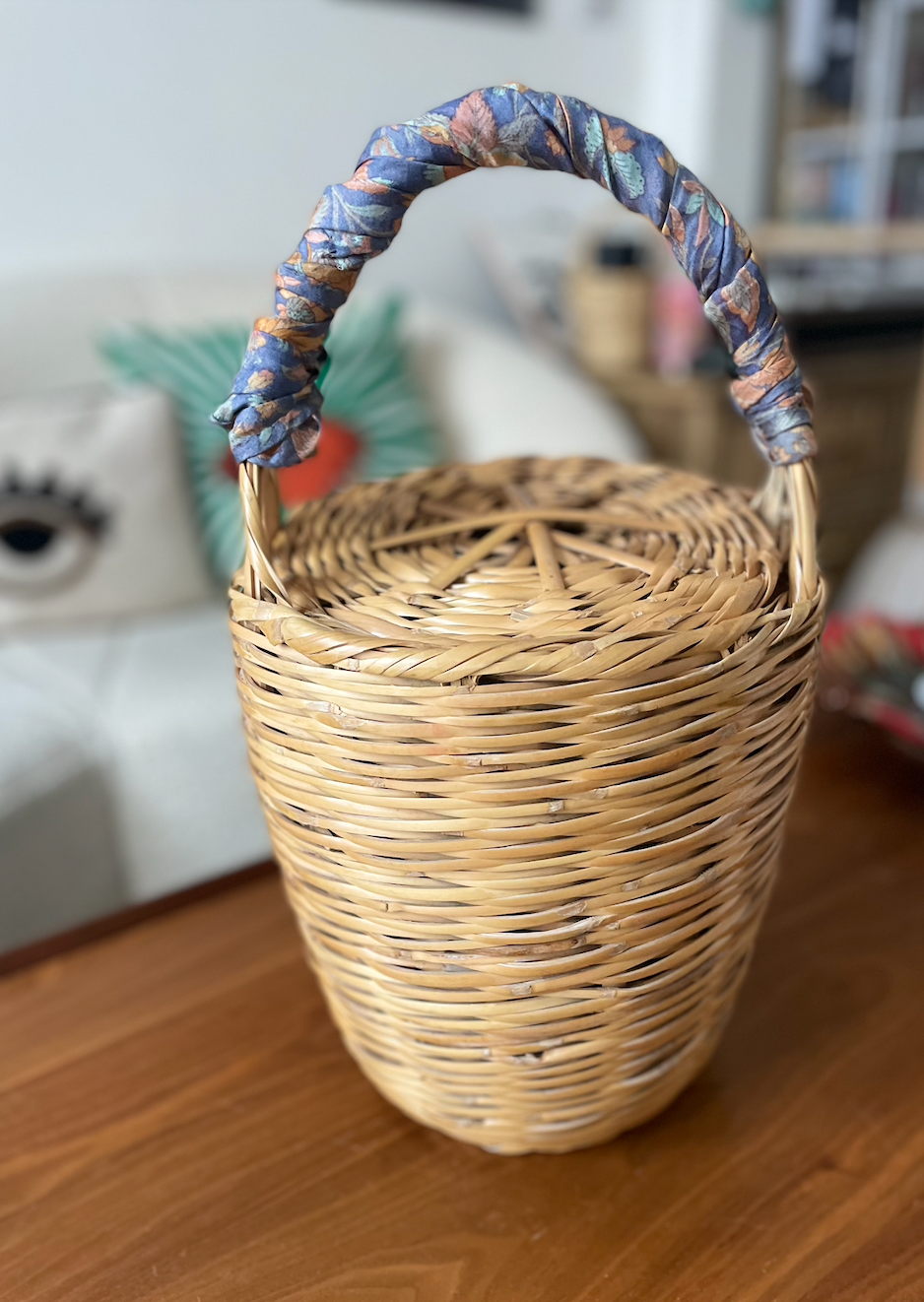 Panier artisanal Jane et son bandana de soie